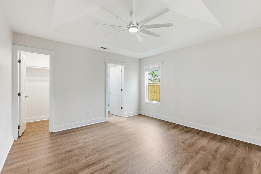 Building Photo - 303 Hixon Pl