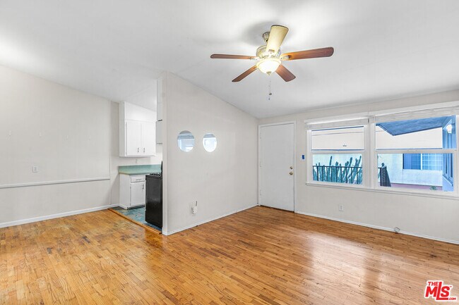 Primary Photo - 12021 Louise Ave
