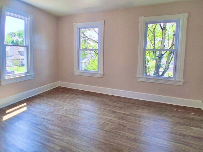 Building Photo - Spacious 4 Bedroom Home FOR RENT in Bridgeton NJ $2150