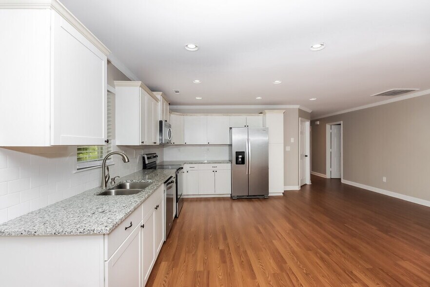 Building Photo - 127 S Sherrill St