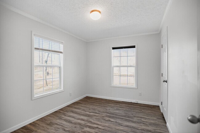 Building Photo - 318 Souther Rd