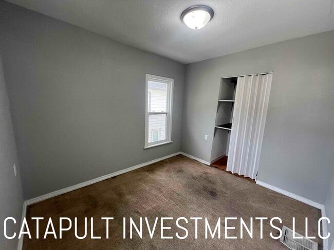 Building Photo - 1209-14 1/2 14 1/2 St