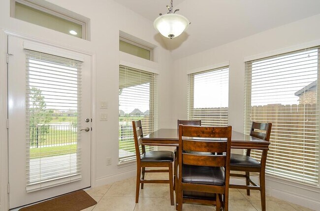 Building Photo - 4307 Fenetre Forest St