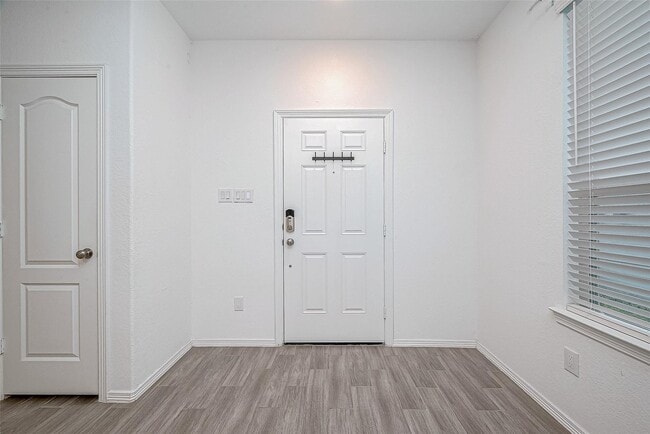 Building Photo - 25407 Northpark Lake Dr