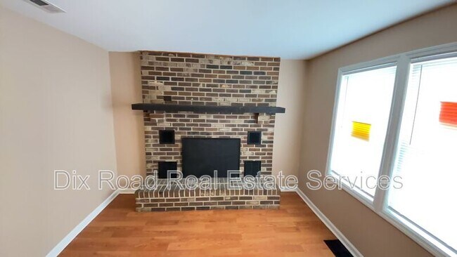 Building Photo - 1425 Welsh Ave