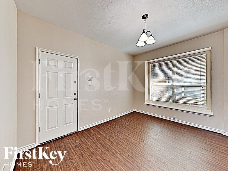 Building Photo - 9117 Waterman Dr