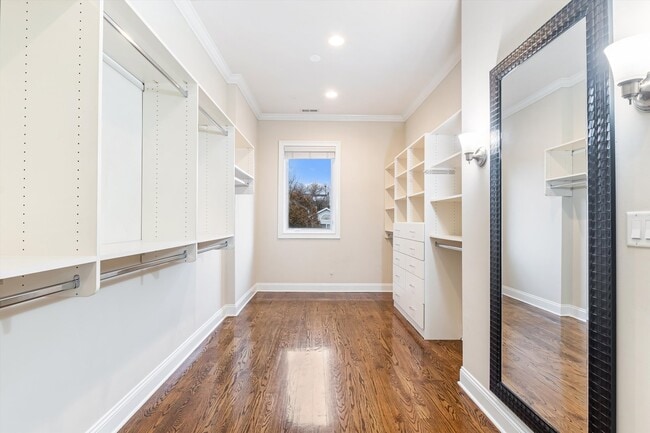 Building Photo - 2632 N Talman Ave