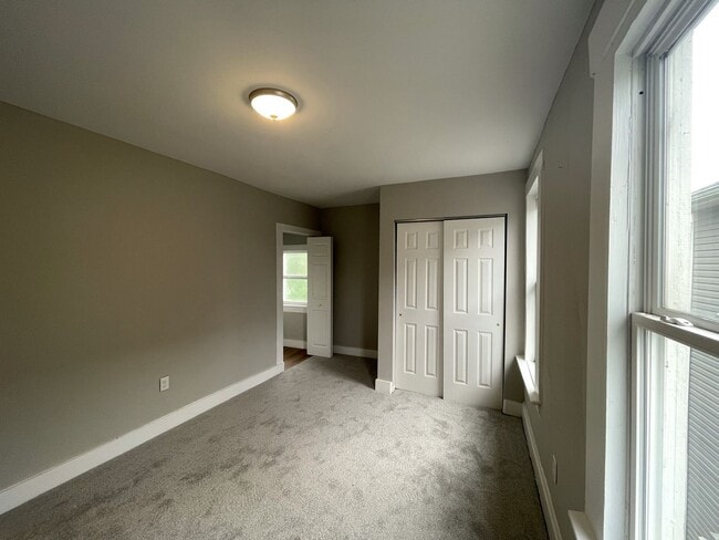 Building Photo - 85 Reeb Ave