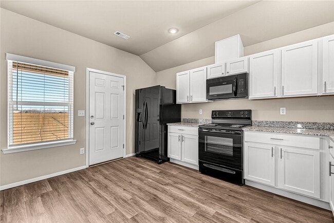 Building Photo - 990 Morningside Dr