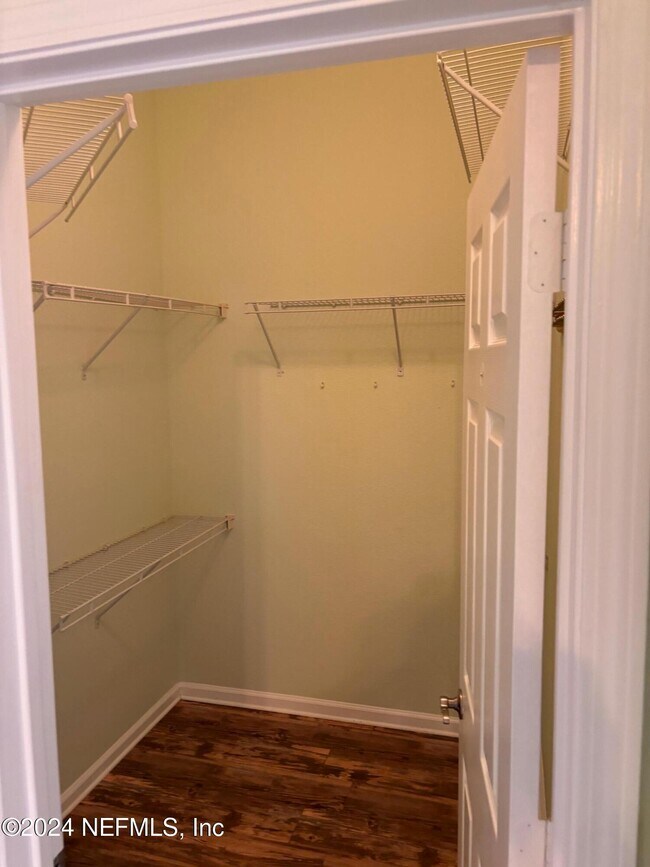 Building Photo - 10075 GATE N Pky