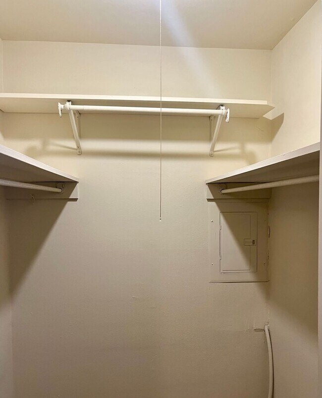 Building Photo - Stay Cool By the Pool