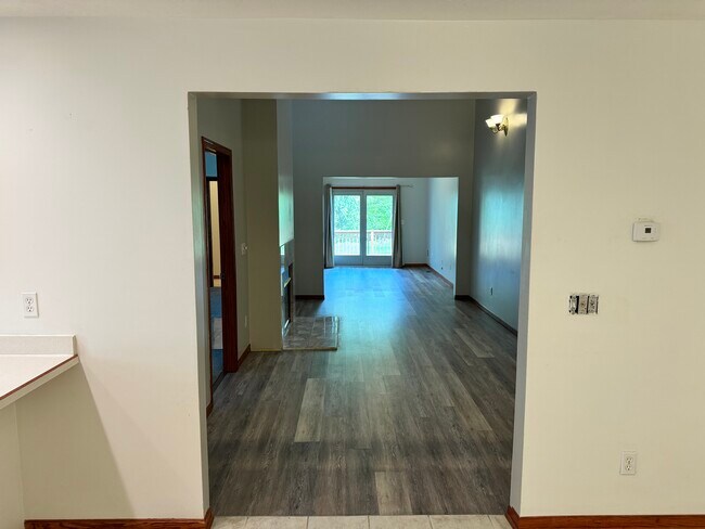 Building Photo - 5125 Echovale St NW