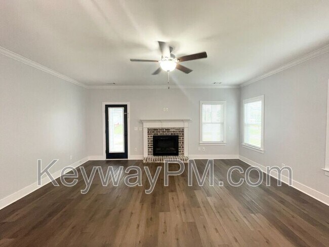 Building Photo - 2217 Laurens St