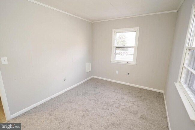 Building Photo - 200 Ironshire St