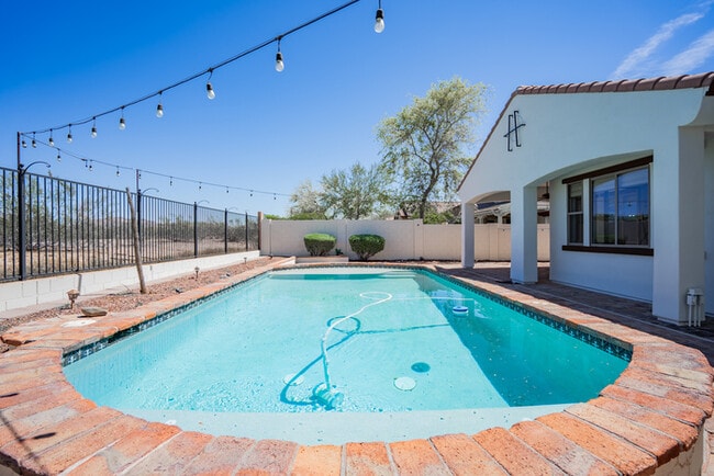 Building Photo - 17564 W Verdin Rd