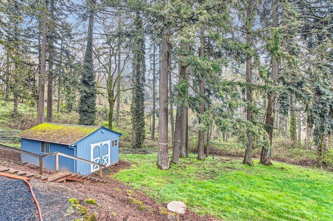 Building Photo - Single Family Home in West Linn with a Won...