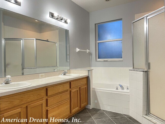 Building Photo - A Gorgeous Home with Beautiful Water View in Andover Point!