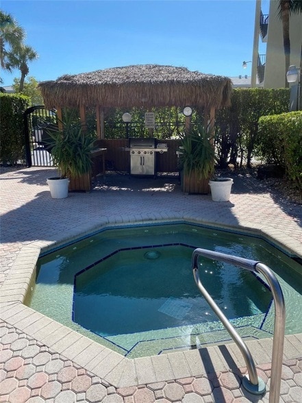 Building Photo - 5300 NE 24th Terrace