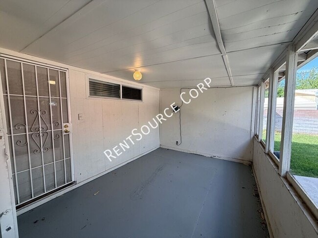 Building Photo - 1149 W Ave H-11