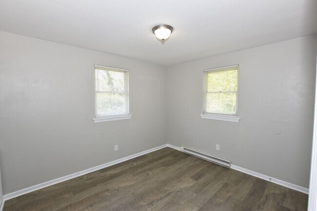 Building Photo - 7923 Thompson Rd