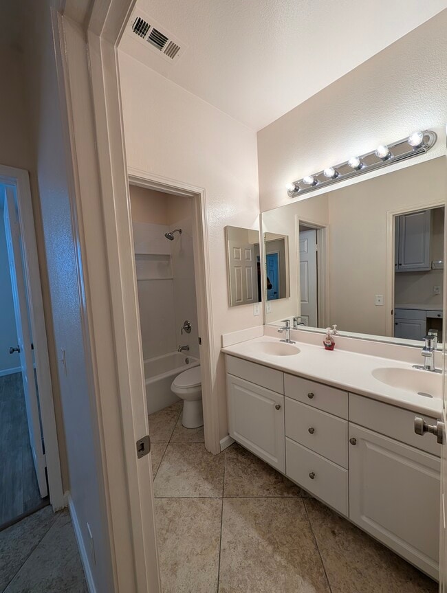 Building Photo - 1468 Burns Ln