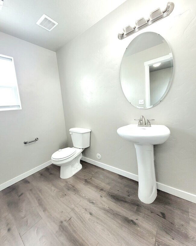Building Photo - Beautiful 4 bedroom Nampa home