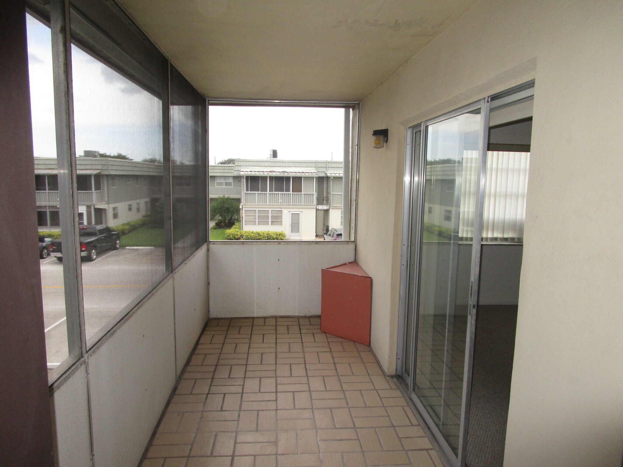 Building Photo - 517 Flanders K