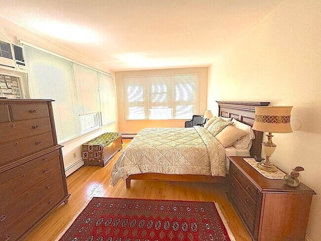 Building Photo - 82 Stearns Rd