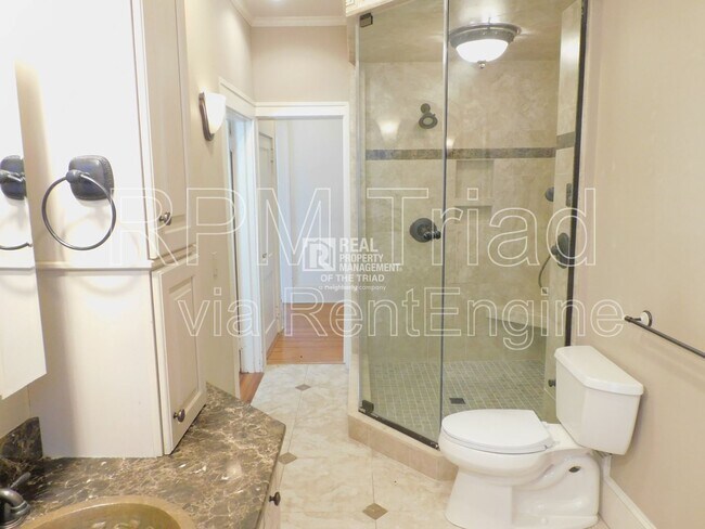 Building Photo - 1224 Glade St NW