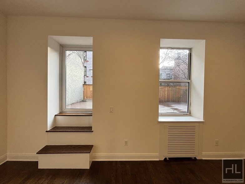 Building Photo - WEST 9 AVE