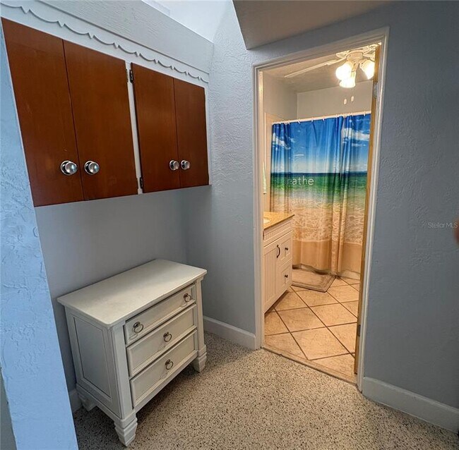 Building Photo - 1339 Royal Palm Dr S