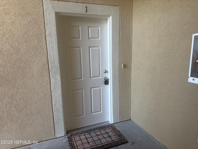 Building Photo - 5150 Playpen Dr
