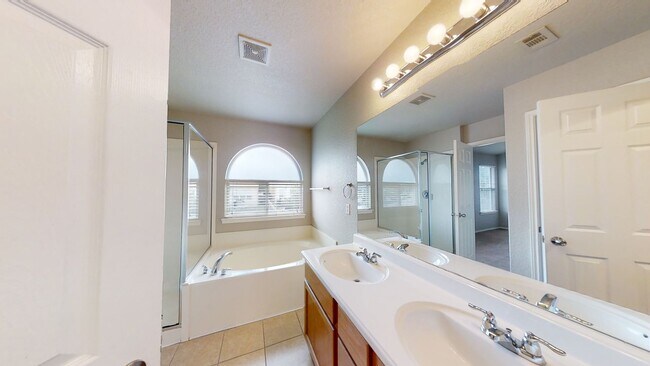 Building Photo - ALAMO RANCH Well-Maintained Beauty! 3bd/2.5ba - Northside Schools