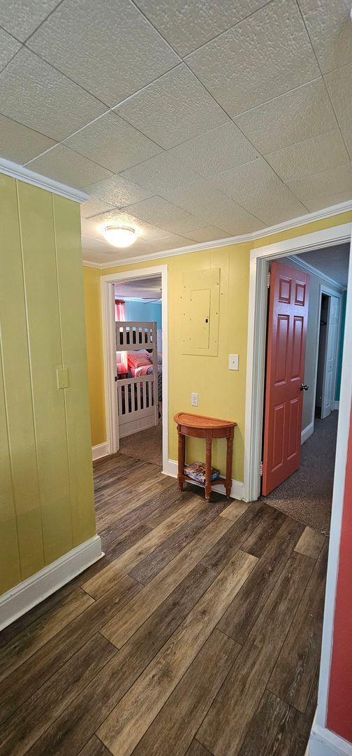 Building Photo - Snowbird Rental or Short-Term Getaway – Just Steps from the Beach!