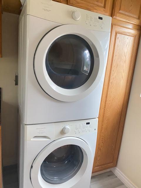stackable washer/dryer - 9107 Cattaraugus Ave