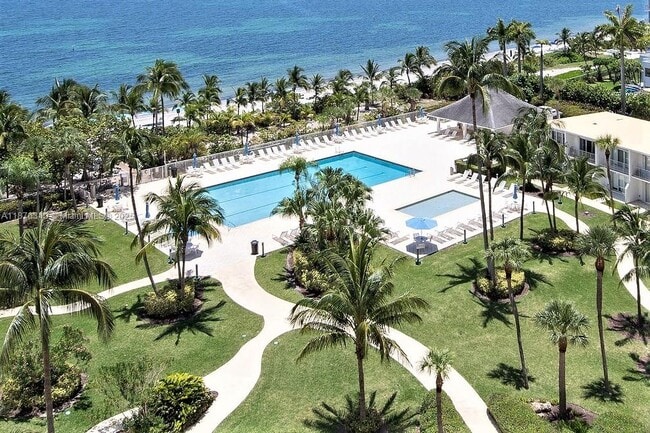 Building Photo - 881 Ocean Dr