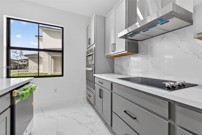 Building Photo - 15441 SW 20 Ln