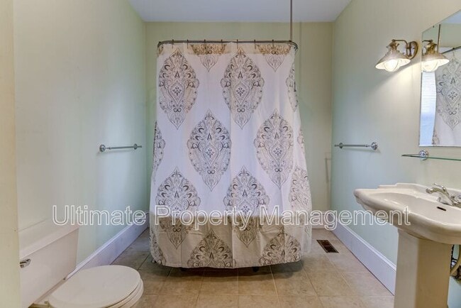 Building Photo - 2101 Creecy Ave