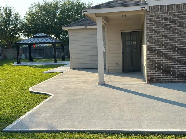 Building Photo - 26027 Chapman Falls Dr