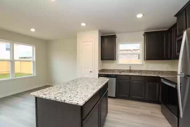 Building Photo - 8135 Vacek Meadows Loop