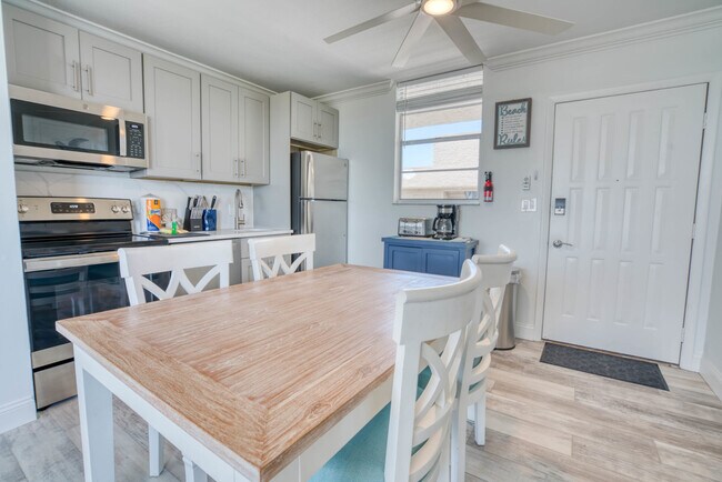 Building Photo - 5800 Bonita Beach Rd SW