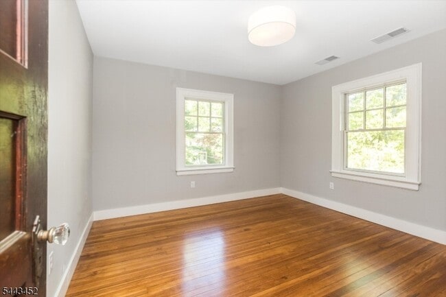 Building Photo - 159 Forest St