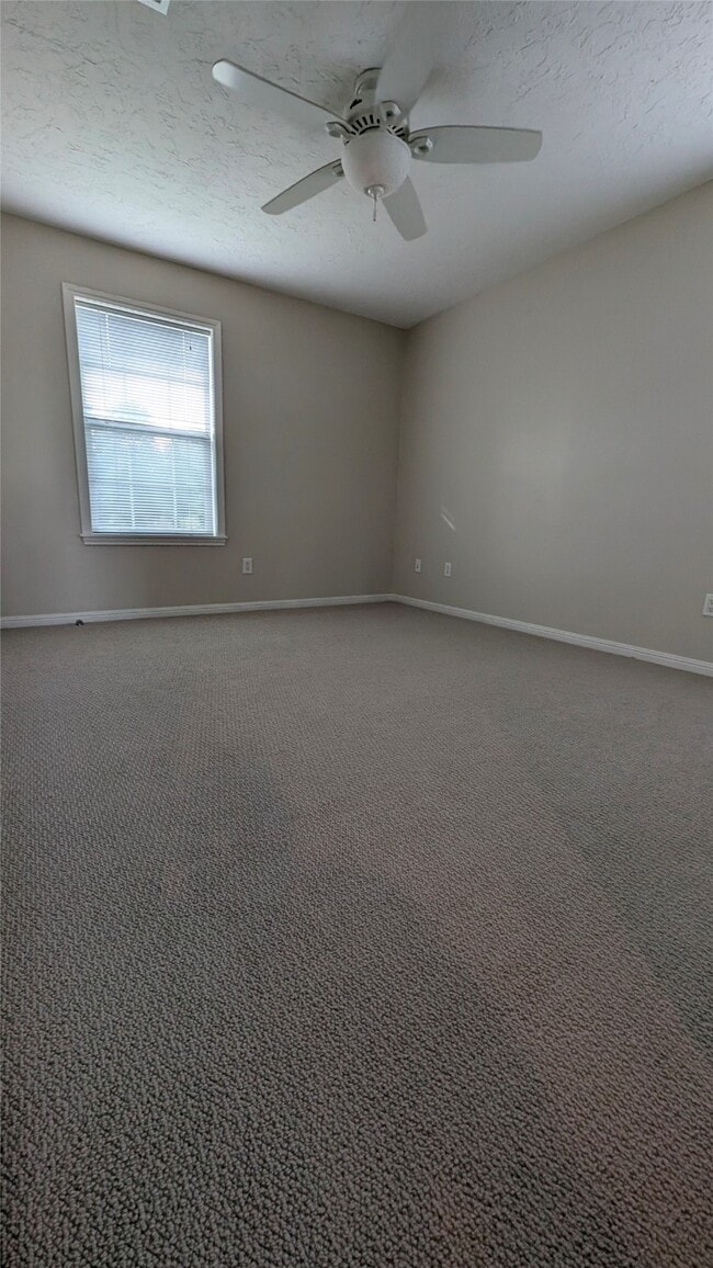 Building Photo - 530 S Shady Ln