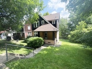 Building Photo - 800 N 6th St