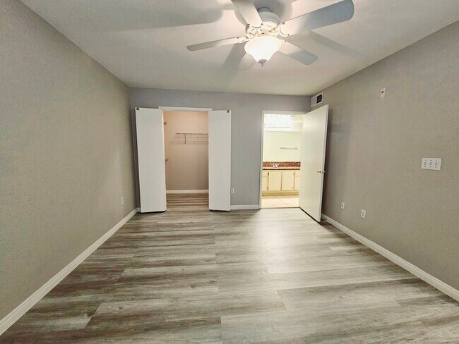 Building Photo - 8101 W Flamingo Rd