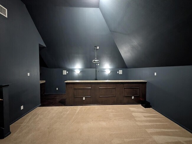 Building Photo - 15702 Crown Cove Ln