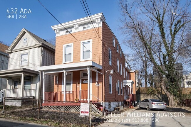 Building Photo - Spacious 5 BR house with amazing parking