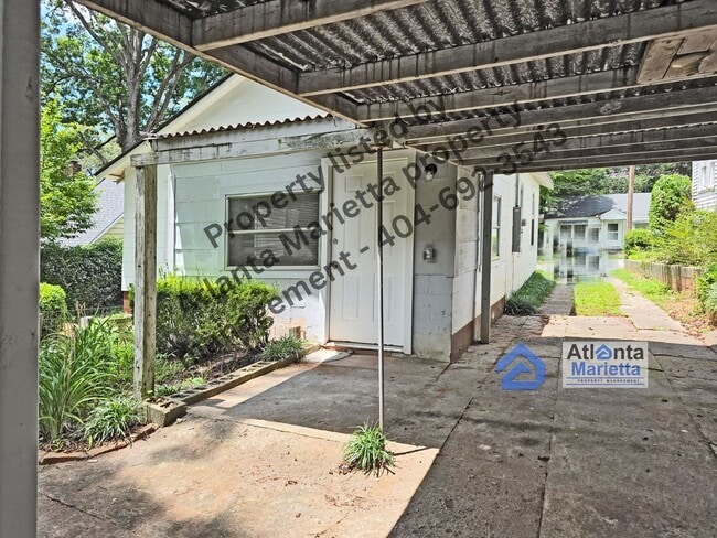 Building Photo - Charming Remodeled 3 Bedroom Ranch in the ...