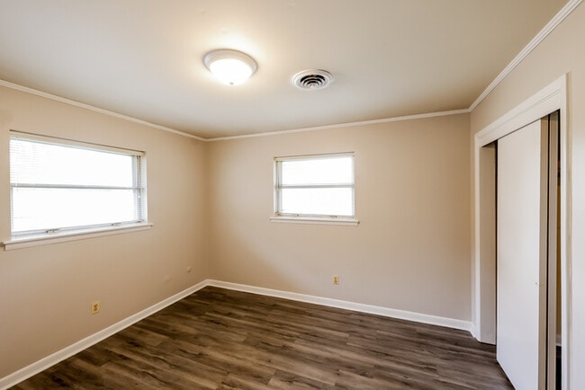 Building Photo - 311 Sterling Dr