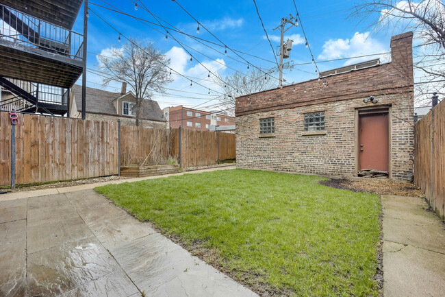 Building Photo - 1111 N Mozart St